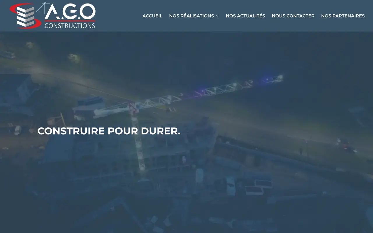 Page d’accueil du site d’A.G.O. Constructions, sur ordinateur.